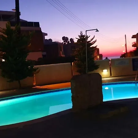 Дом отдыха H&o Sea View Beachfront Пафос
