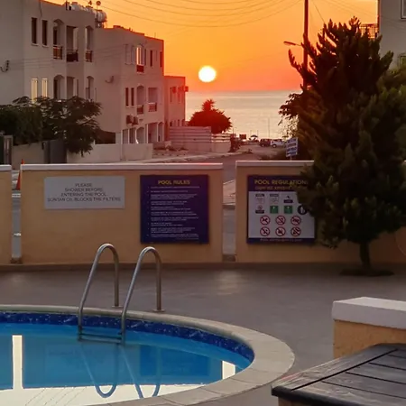H&o Sea View Beachfront * Пафос