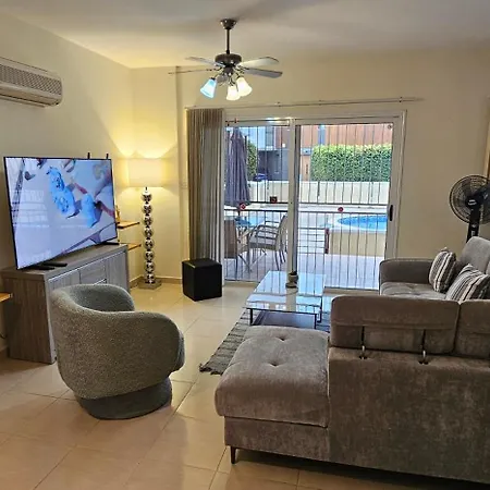 בית נופש H&o Sea View Lighthouse פאפוס