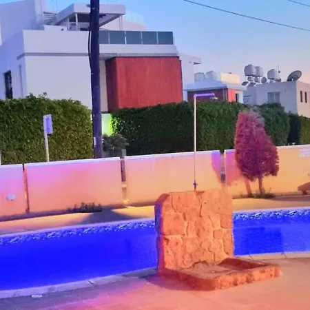 H&o Sea View Lighthouse