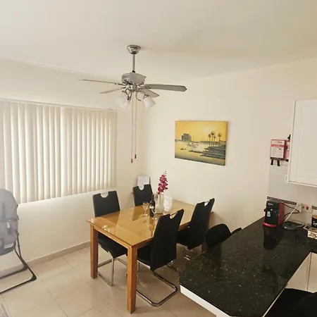 Дом отдыха H&o Sea View Beachfront Пафос