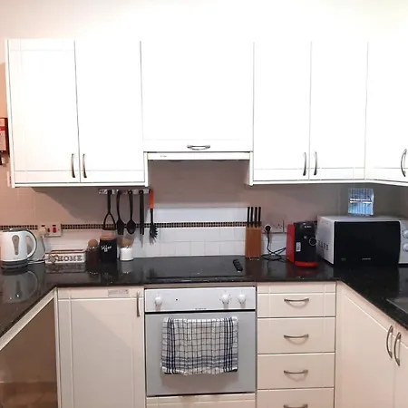 H&o Sea View Lighthouse بيت للعطل بافوس