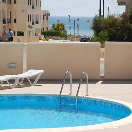 H&o Sea View Lighthouse بيت للعطل بافوس