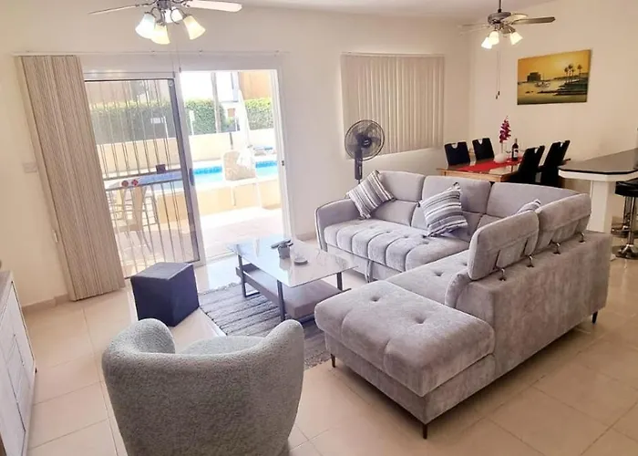 H&o Sea View Lighthouse Semesterbostad Paphos