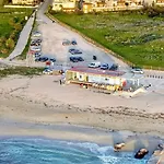 H&o Sea View Beachfront